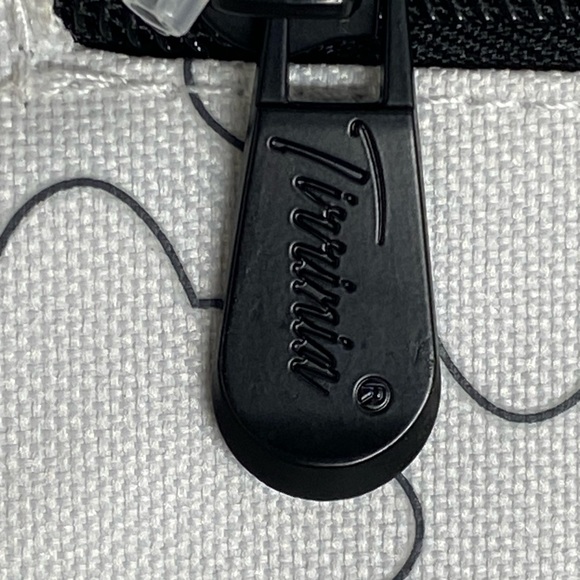 TIRRININ INSULATED WINE BAG / LUNCH BAG COOLER WITH FRONT POCKET & CORKSCREW - Picture 8 of 15